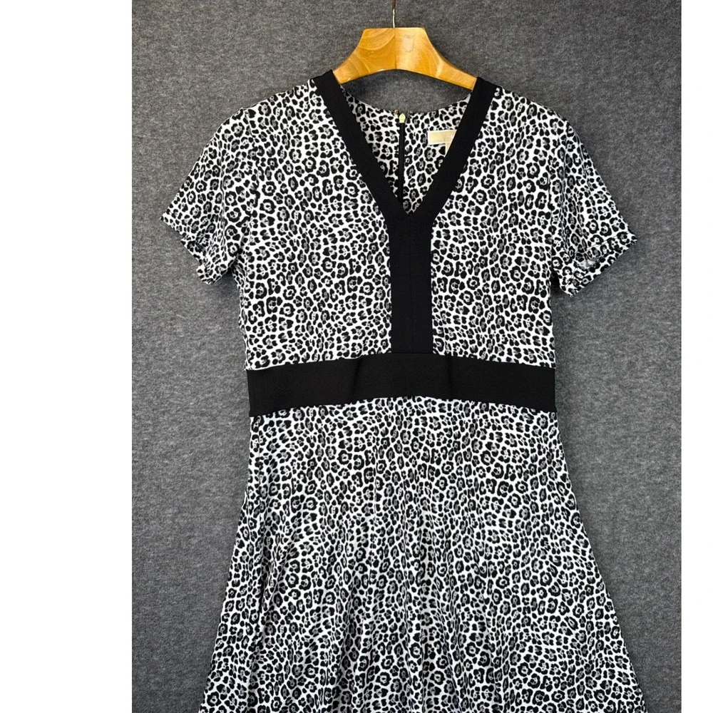 Michael Kors Leopard‎ Print Fit & Flare Dress V-Neck Size M Night Out Cocktails